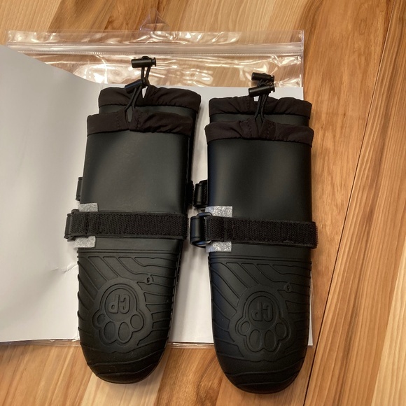 BRAND NEW Canada Pooch Waterproof Dog Boots - Picture 5 of 9